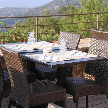 Hotel La Santa-Reparata-di-Balagna