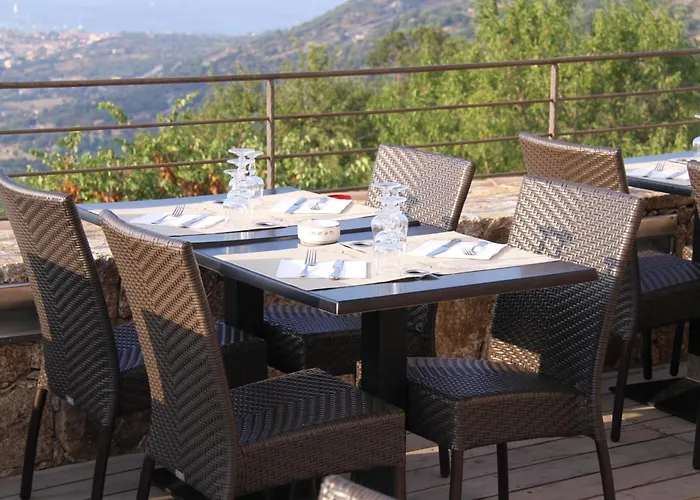 Hotel La Santa-Reparata-di-Balagna