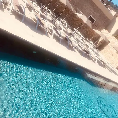 La Hotel Santa-Reparata-di-Balagna