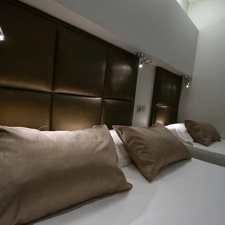 La 3*