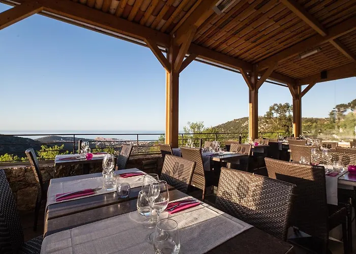 La Hotel Santa-Reparata-di-Balagna